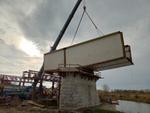 Pierwsze elementy nowej konstrukcji mostu w Sandomierzu zamontowane | Regionalny Portal Informacyjny NadWisłą24.pl