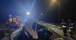 Bus uderzył w betonowy przepust na drodze krajowej nr 79