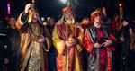 Tłumy na wyjątkowej pasterce w Ossolinie. Trzej królowie przyjechali konno, by oddać pokłon Dzieciątku Jezus [ZDJĘCIA]