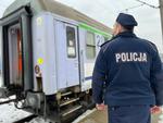 "Aktywna Tarcza" - działania policjantów i strażników ochrony kolei