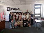 Mali goście w komendzie - wyjątkowa lekcja bezpieczeństwa i pokaz policyjnego sprzętu