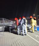 Akcja strażaków na terenie firmy kurierskiej w Sandomierzu. Wyciekła nieznana substancja | STV.INFO