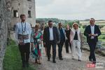 Wiceminister Bożena Żelazowska z wizytą na Zamku Krzyżtopór | STV.INFO