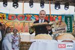 Dożynki Gminne w Lasocinie. Mieszkańcy Ożarowa dziękowali za plony mimo kapryśnej pogody | STV.INFO