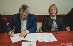 Podpisanie umowy na realizację zadania"Termomodernizacja budynku Szkoły Podstawowej w Słupczy"
