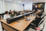 Uporczywe petycje paraliżują pracę ożarowskiego magistratu. Radni z głosowań muszą tłumaczyć się policji | STV.INFO